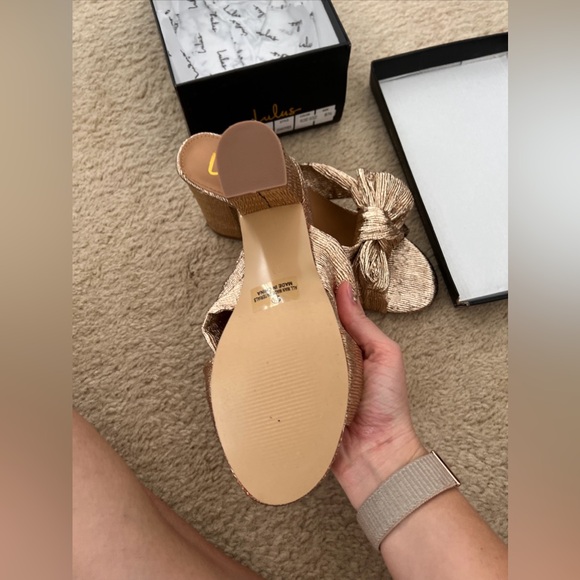 New with box lulus gold bow heels size 8.5 - Picture 3 of 5